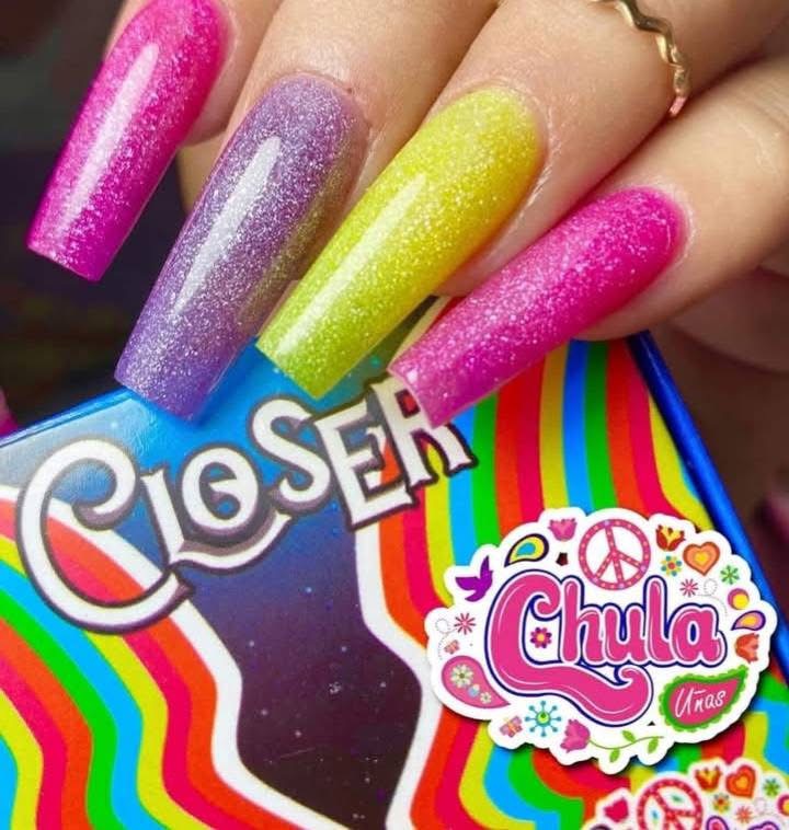 COLECCIÓN ACRÍLICOS CLOSER CHULA