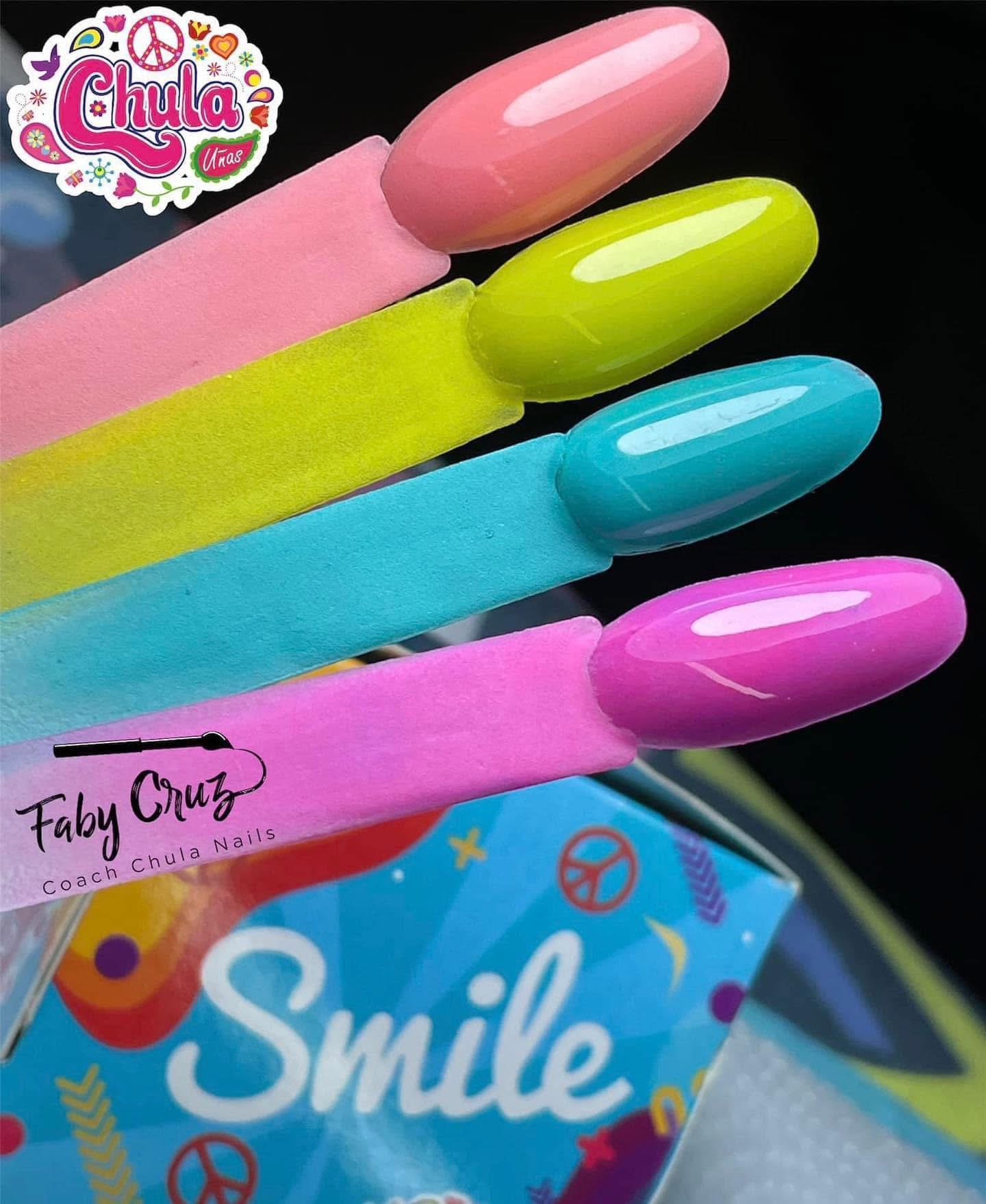 COLECCIÓN ACRÍLICOS SMILE CHULA